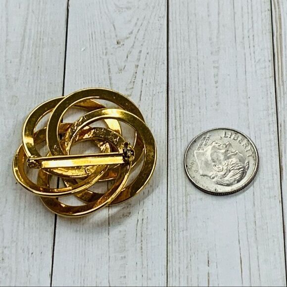 Gold Circle Brooch   - Picture 2 of 2